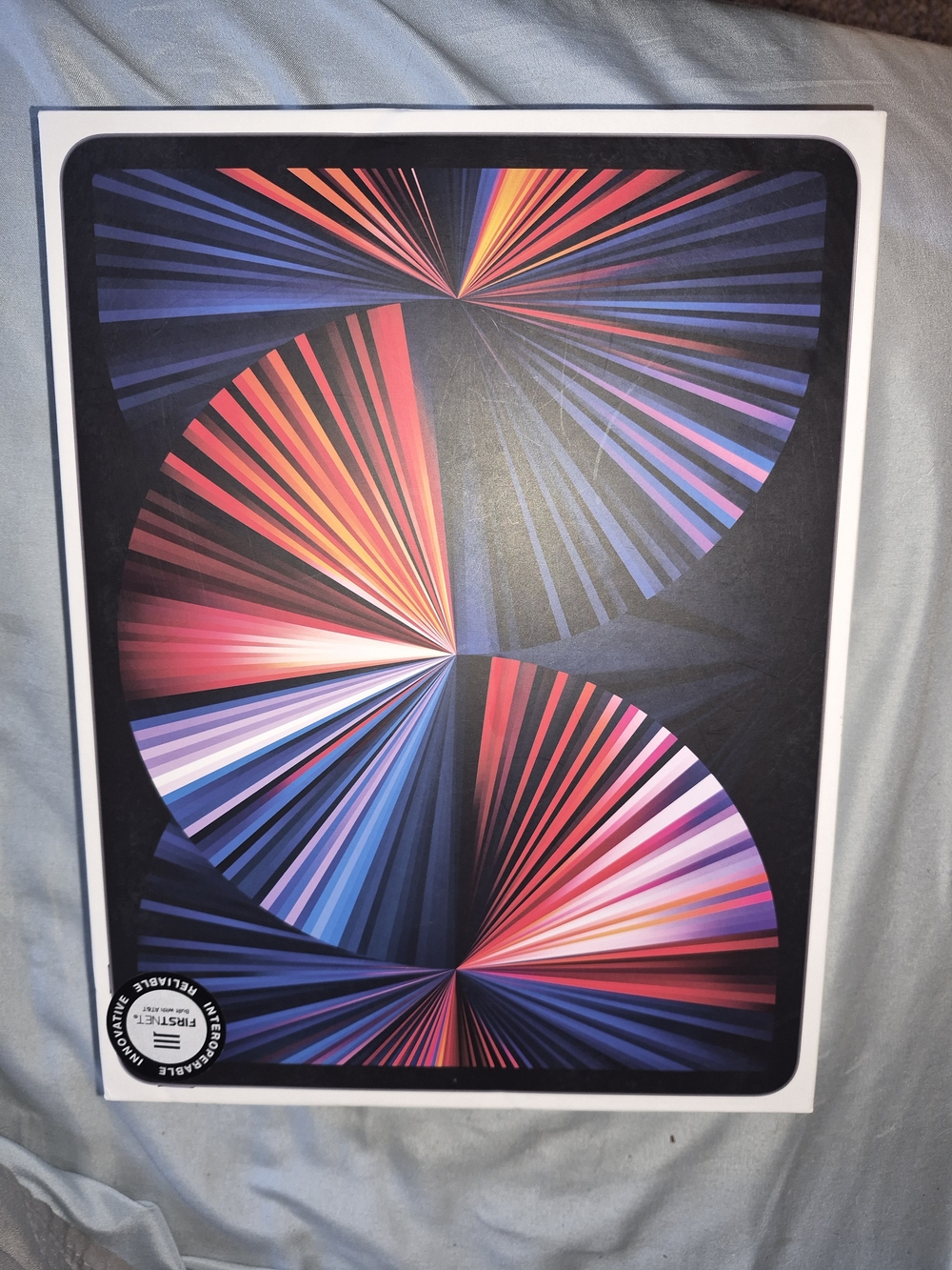 Apple iPad 6th Gen Wifi/cellular - Picture 3 of 4